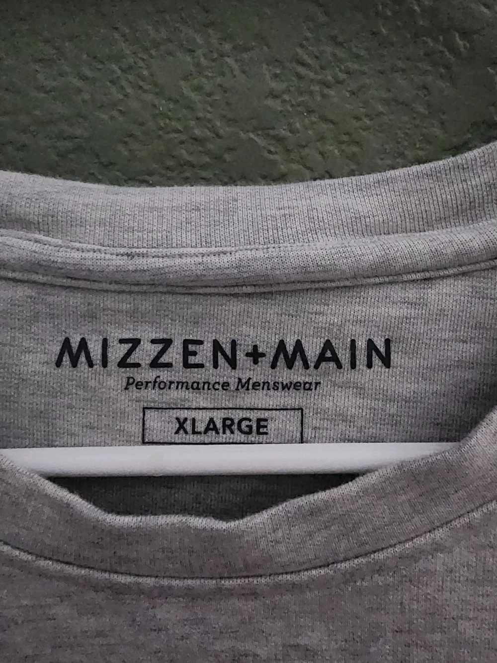 Mizzen+Main Crewneck Sweater Duo in Navy and Light Gray